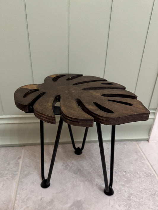 Monstera Leaf Plant Stand