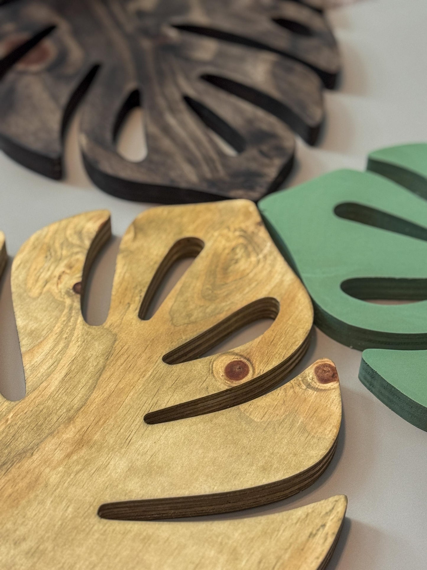 Monstera Leaf Plant Stand